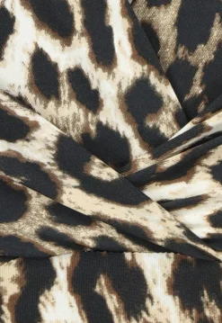 Aansluitende Stretch Panterprint Jumpsuit met Ceintuur