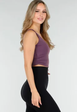Auberginekleurige Sporttop met Diepe Halslijn en Aansluitende Pasvorm