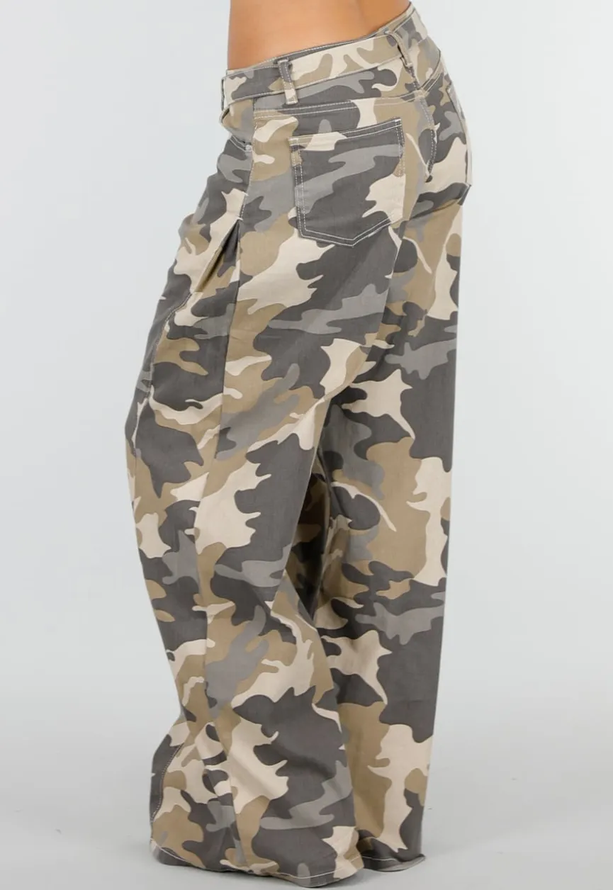 Beige Camouflage Wide Leg Broek met Lage Taille