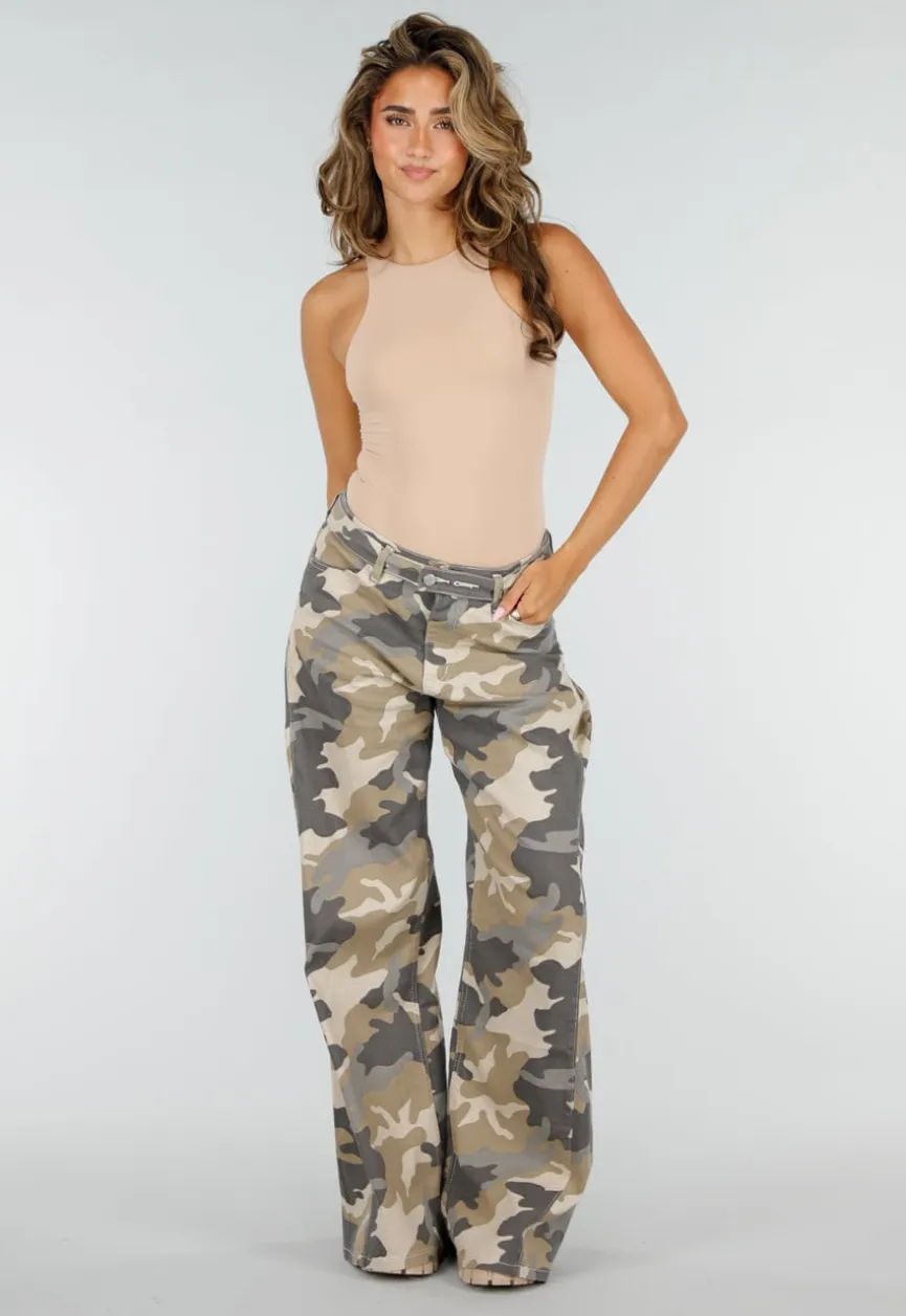 Beige Camouflage Wide Leg Broek met Lage Taille