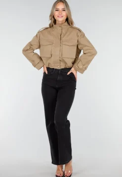 Beige Cropped Jas met Grote Zakken en Rechte Pasvorm