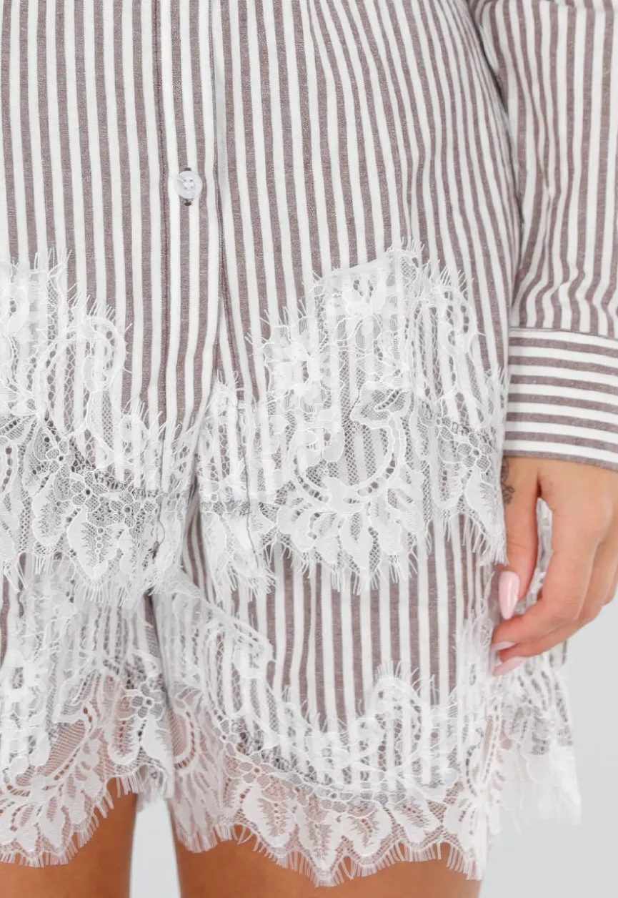 Beige Gestreepte Blouse en Short Set met Kant