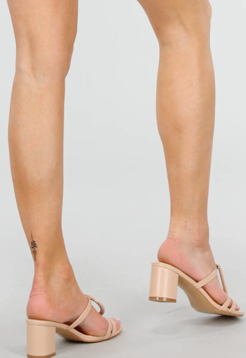 Beige Hakslippers met Brede Gesp en Vierkante Neus
