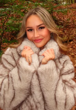 Beige Imitatiebont Jas met Ceintuur