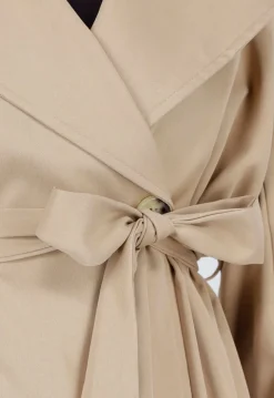 Beige Korte Trenchcoat met Ceintuur en Dubbele Knoopsluiting