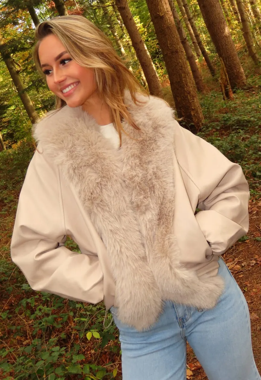 Beige Lederlook Jas Met Faux Fur