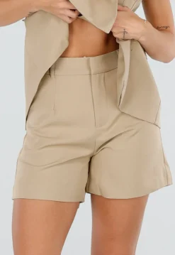Beige Mouwloze Blazer Set met Nette Shorts en Riem