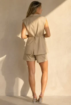 Beige Mouwloze Blazer Set met Nette Shorts en Riem