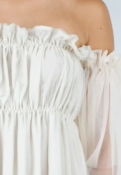 Beige Off Shoulder Jurk met Tule Mouwen en Volantkraag
