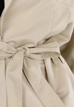 Beige Oversized Jas met Ceintuur en Brede Kraag