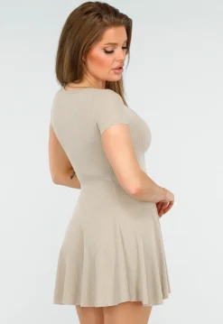 Beige Ribstof Jurkje met Stretch en Korte Mouwen