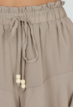 Beige Ruffle Skort met Elastische Taille en Strikkoord