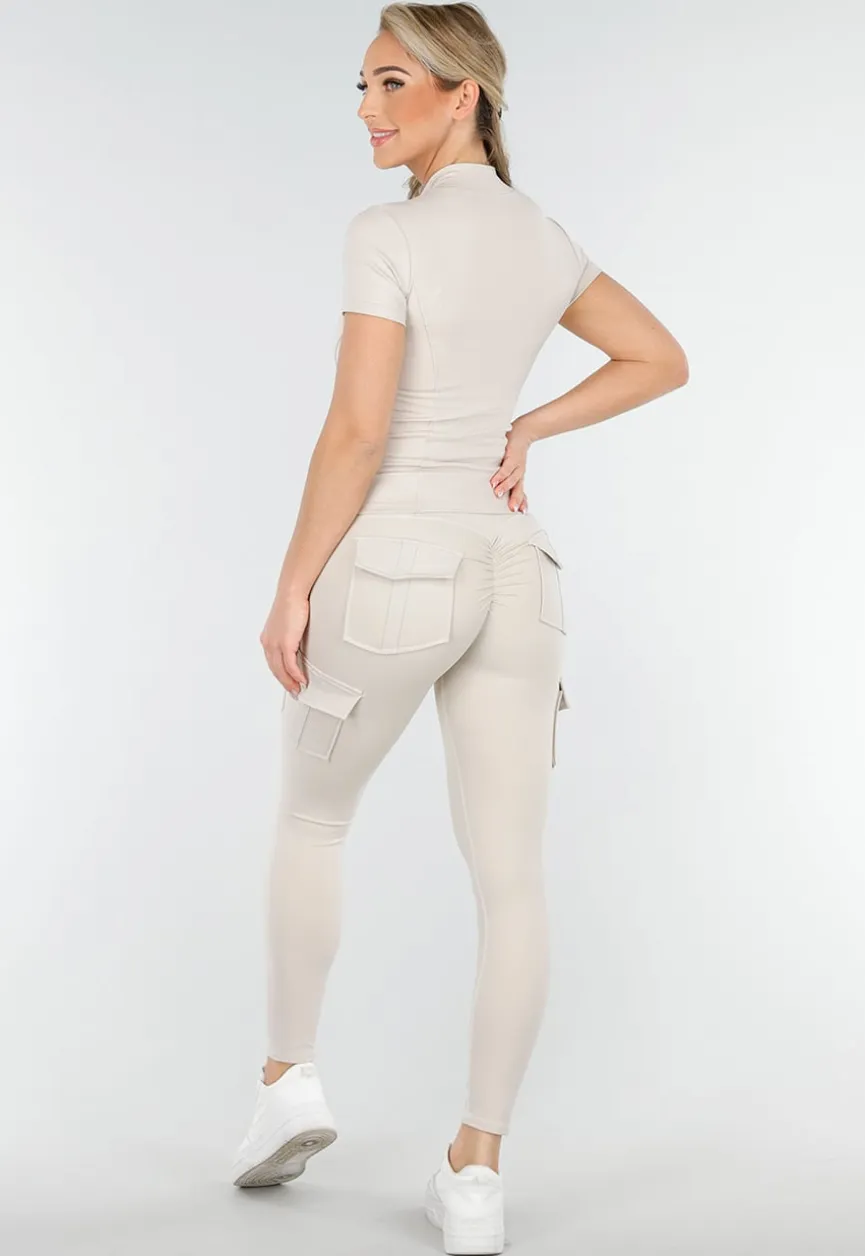 Beige Sportset met Cargozakken en Scrunch