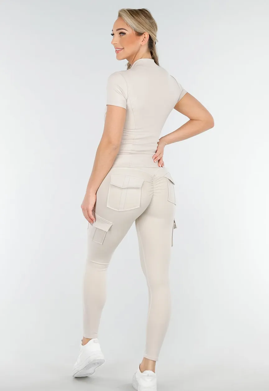 Beige Sportset met Cargozakken en Scrunch