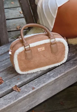 Beige Suède Handtas met Bontafwerking en Lang Schouderhengsel