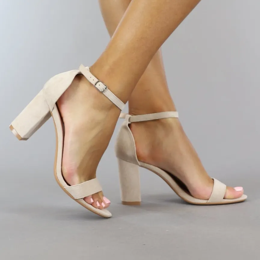 Beige Suède Sandaletten met Grote Hak