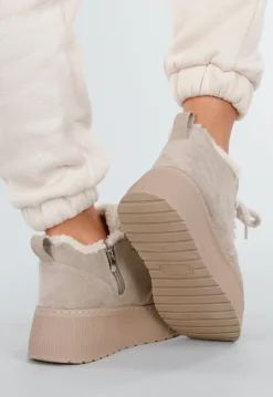 Beige Suède Sneakers met Warme Voering en Plateauzool