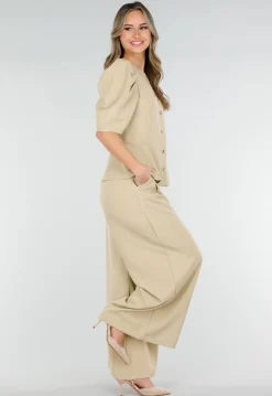 Beige Top met Pofmouwen en Knopen