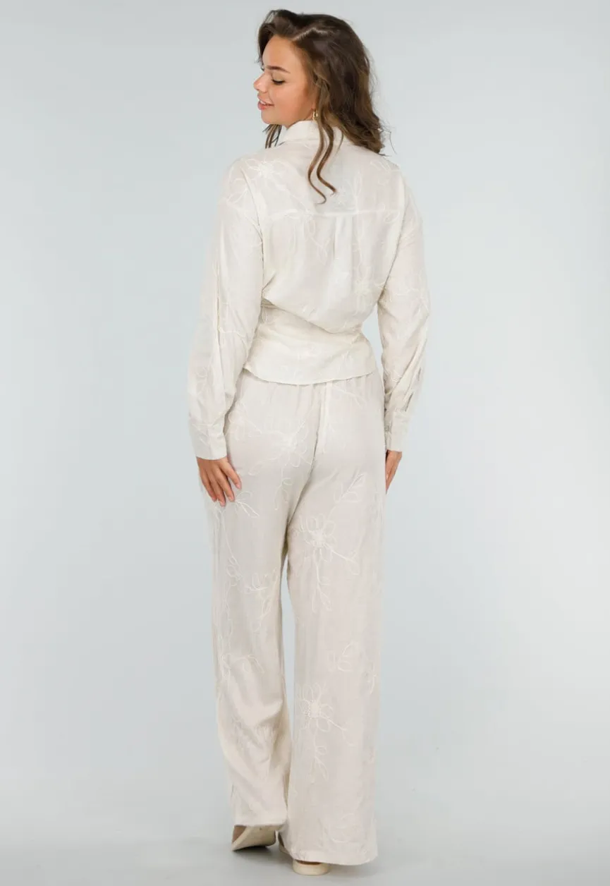 Beige Tweedelig Setje met Geborduurde Blouse en Broek