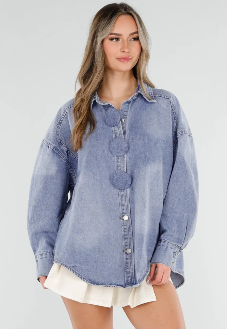 Blauwe Denim Blouse met Oversized Knopen en Lange Mouwen