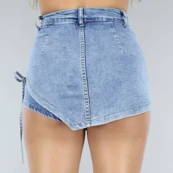 Blauwe Denim Skort met Overslag en Veterdetails