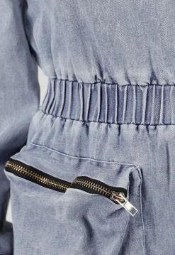 Blauwe Denim Stretch Off Schoulder Playsuit met Tailleband en Zakken met Ritssluiting
