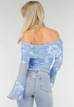 Blauwe Off Shoulder Mesh Top met Bloemen