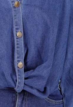 Blauwe Spijkerblouse met Knoopdetail