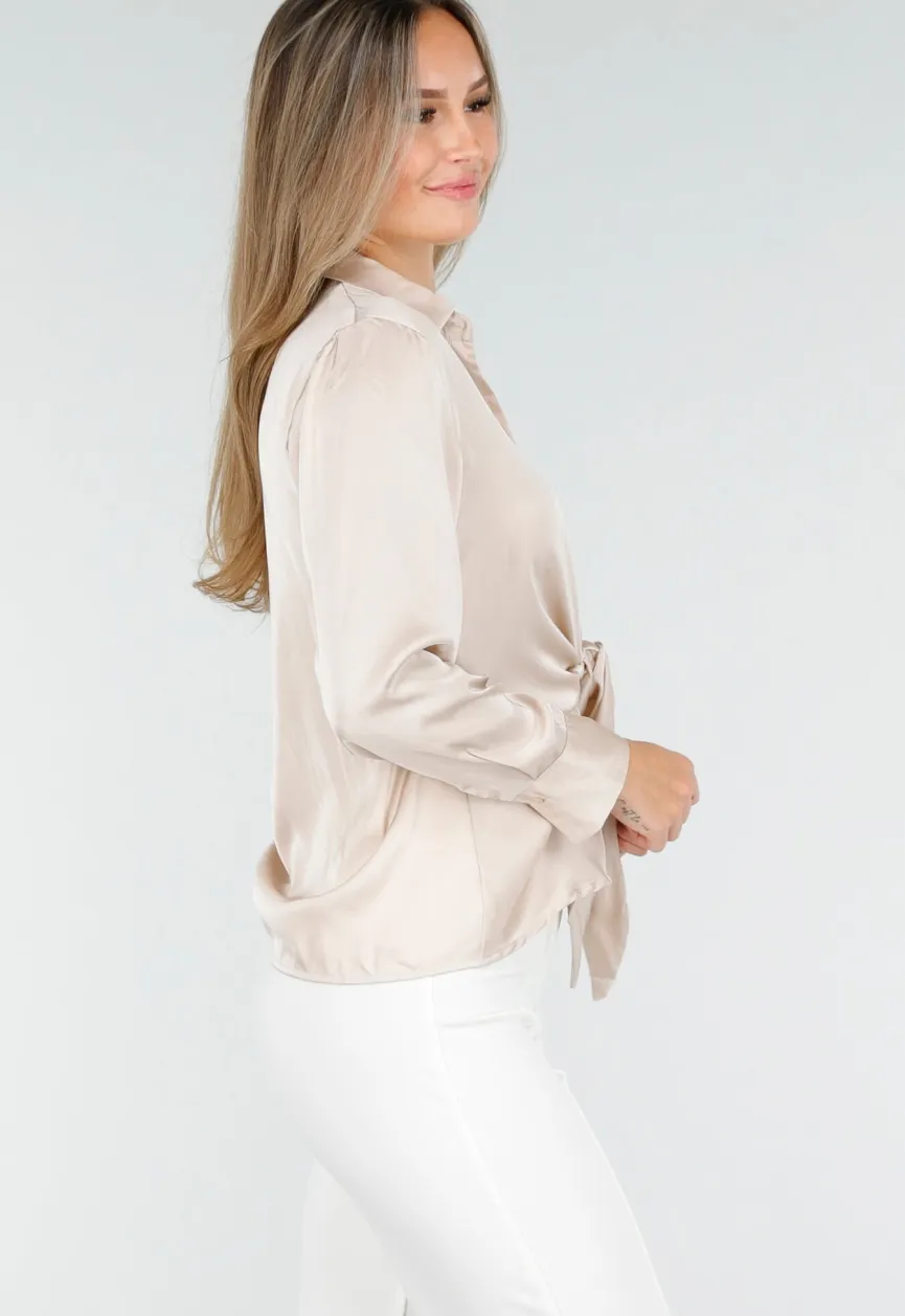 Blouse met Lange Mouwen in Beige Satijn