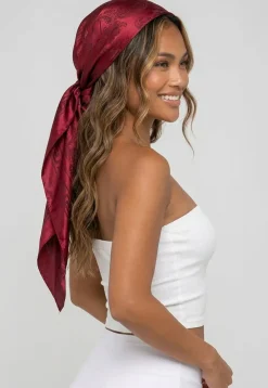 Bordeaux Bandana met Jacquardprint en Glanzende Afwerking