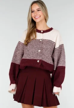 Bordeaux Gestreept Vest met Knoopsluiting en Contrasterende Boorden