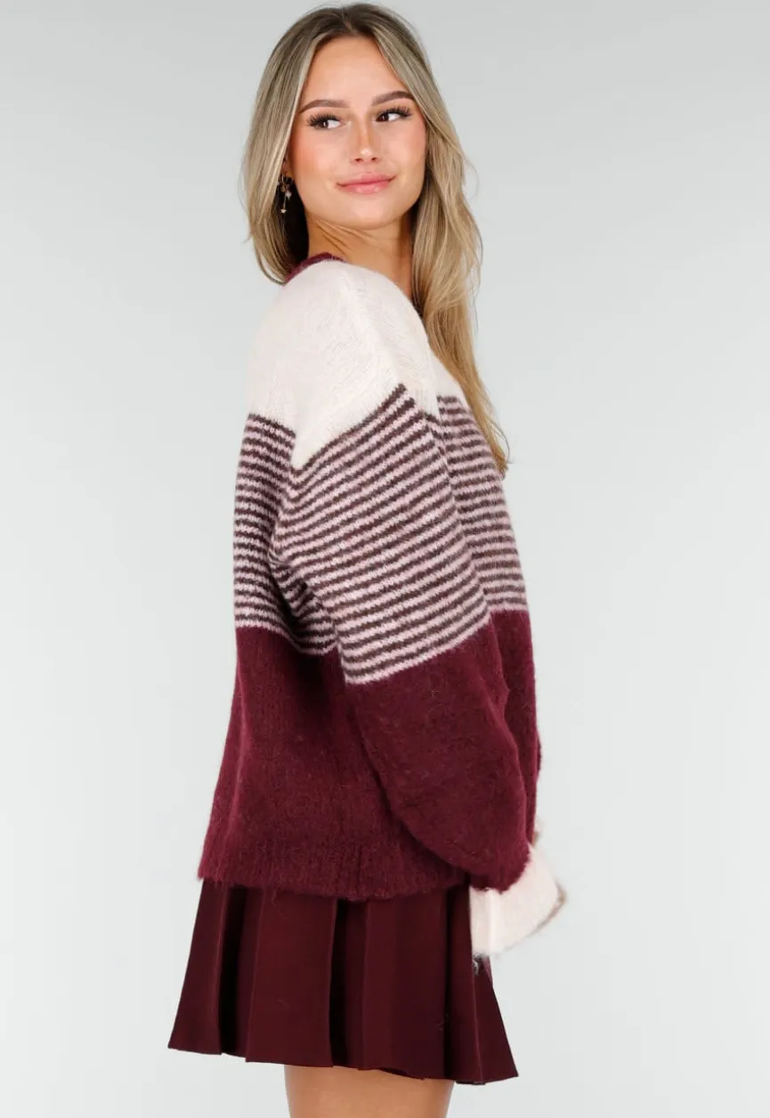Bordeaux Gestreept Vest met Knoopsluiting en Contrasterende Boorden