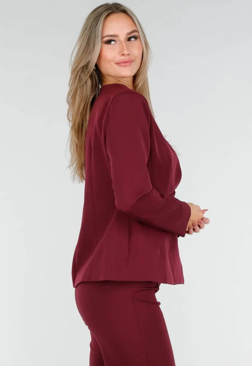 Bordeauxrode Blazer met Diepe Halslijn en Getailleerde Pasvorm