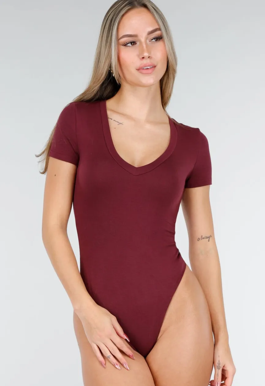 Bordeauxrode Bodysuit met Korte Mouwen en Diepe V-Hals in Stretchstof