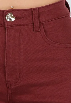 Bordeauxrode High Waist Jeans met Rechte Pijpen en Goudkleurige Knoop