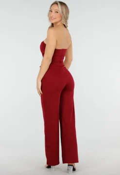 Bordeauxrode Strapless Jumpsuit met Gespen en Rechte Pijpen