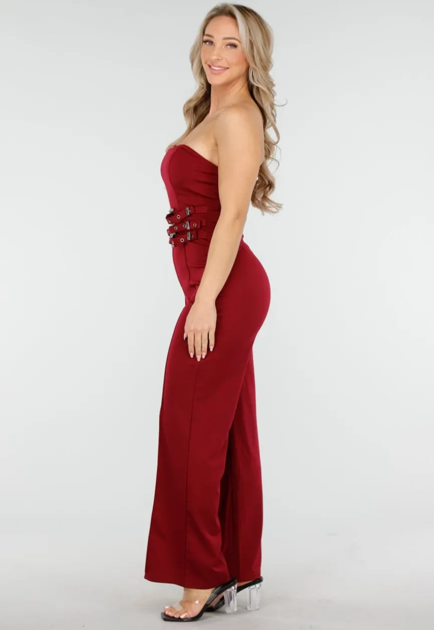 Bordeauxrode Strapless Jumpsuit met Gespen en Rechte Pijpen