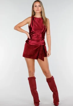 Bordeaux Satijnen Stretch Top met Strik en Open Rug