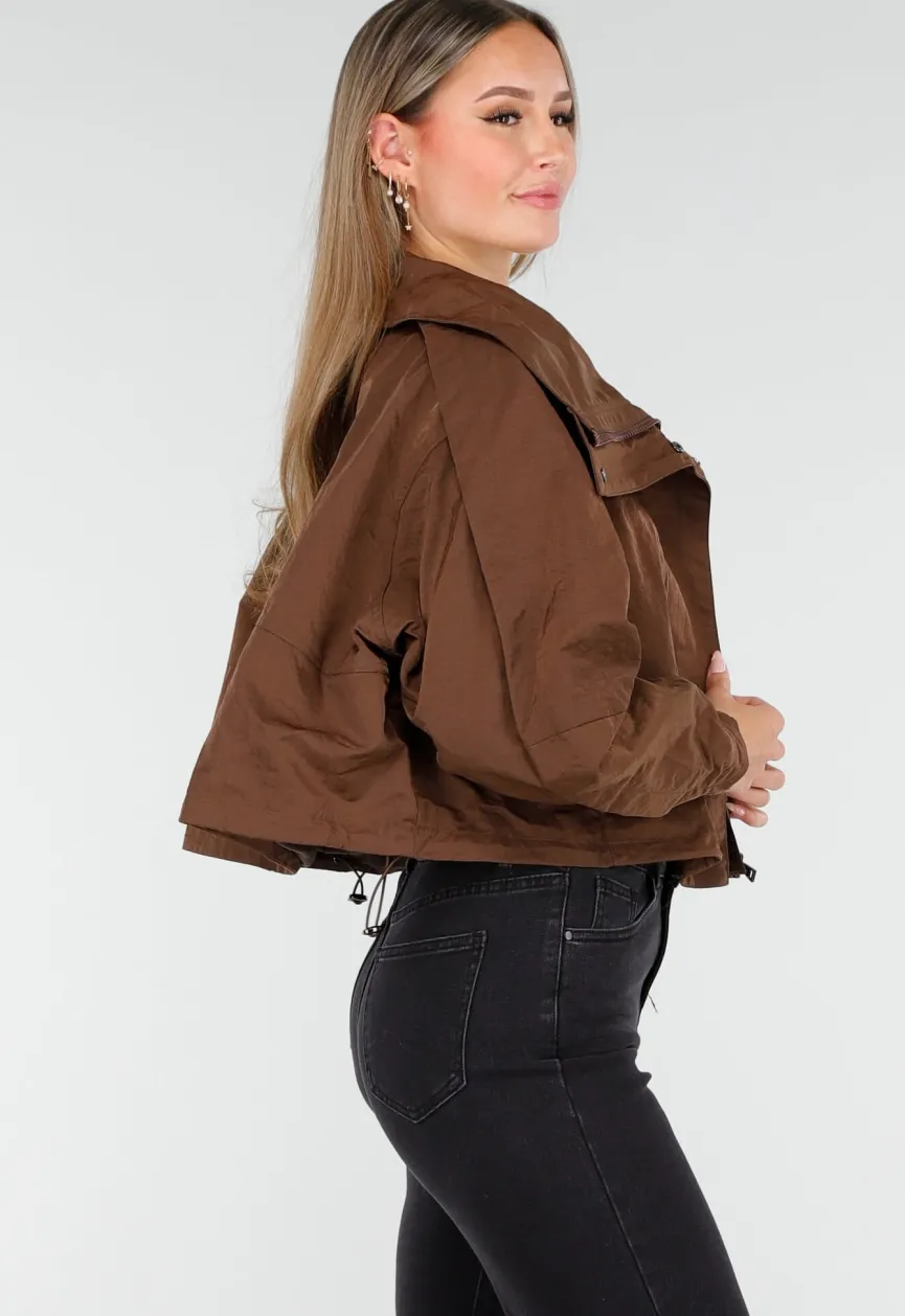 Bruine Cropped Windbreaker Jas met Brede Kraag