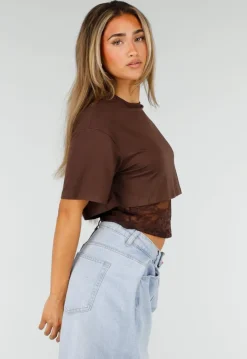 Bruine Crop Top met Kanten Taille en Korte Mouwen