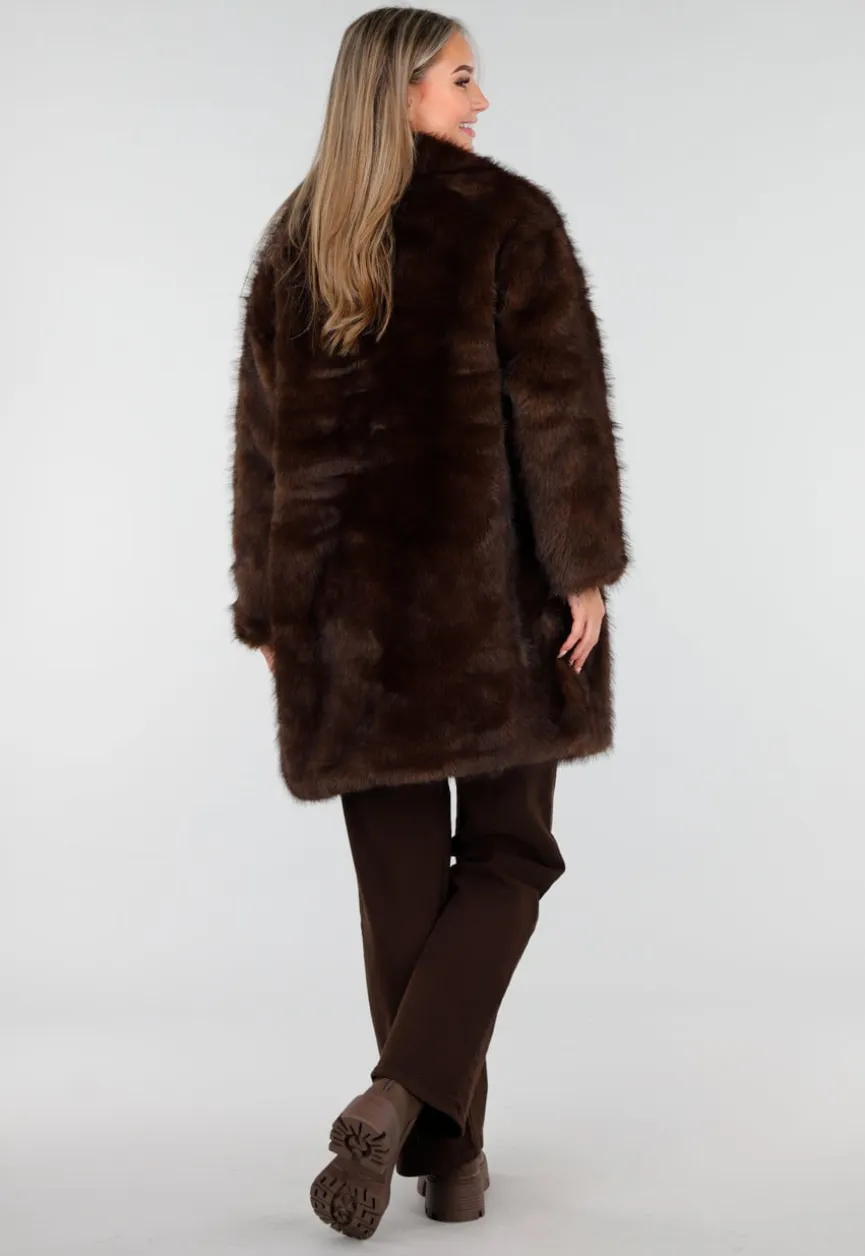 Bruine Faux Fur Jas met Brede Reverskraag