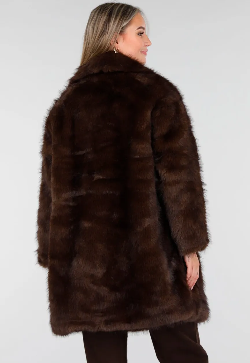Bruine Faux Fur Jas met Brede Reverskraag