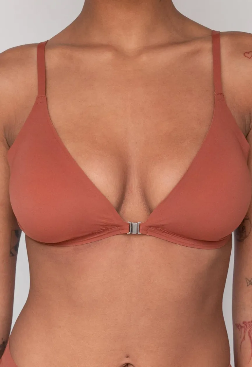 Bruine Naadloze Softcup Comfort BH met Magneet Sluiting