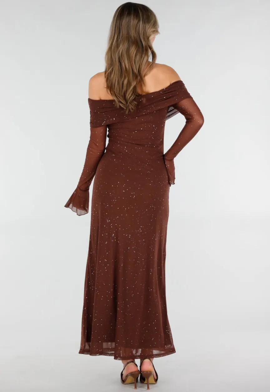 Bruine Off Shoulder Maxi Glitter Jurk met Lange Mouwen