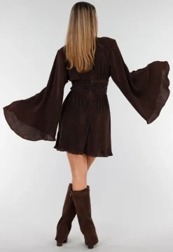 Bruine Plissé Jurk met Hoge Hals en Ruched Taille