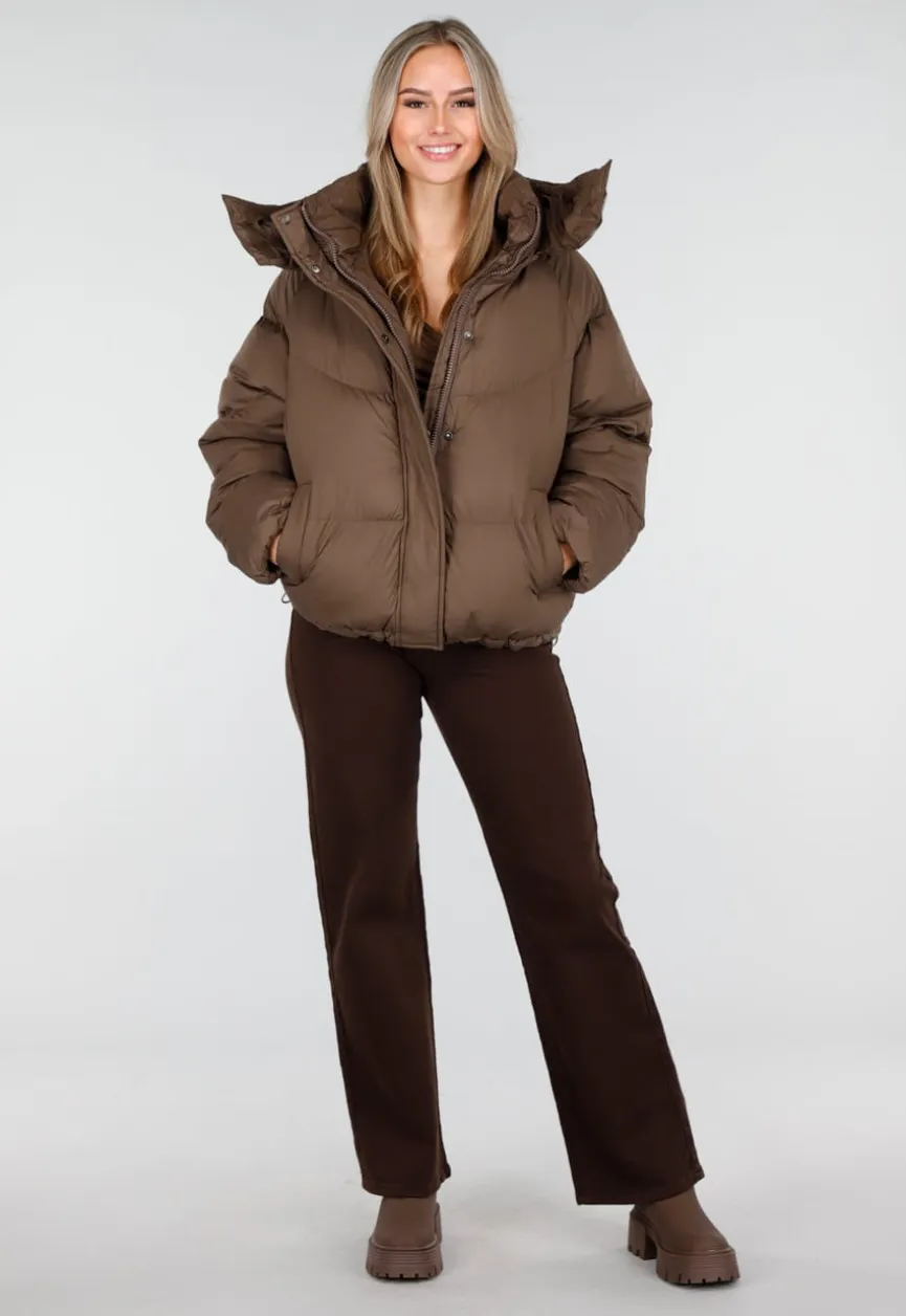Bruine Puffer Jas met Hoge Kraag en Capuchon