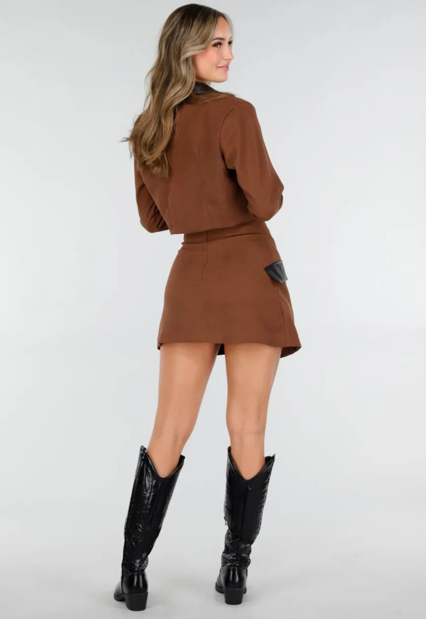 Bruine Set met Rok en Blazer met Lederlookdetails