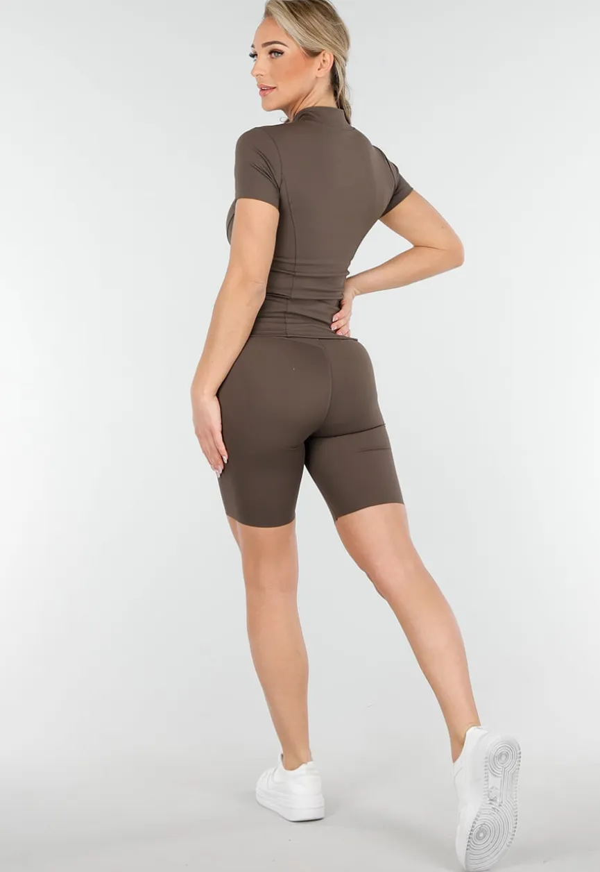 Bruine Sportset met Korte Mouwen Jasje en Shapewear Short met Hoge Tailleband