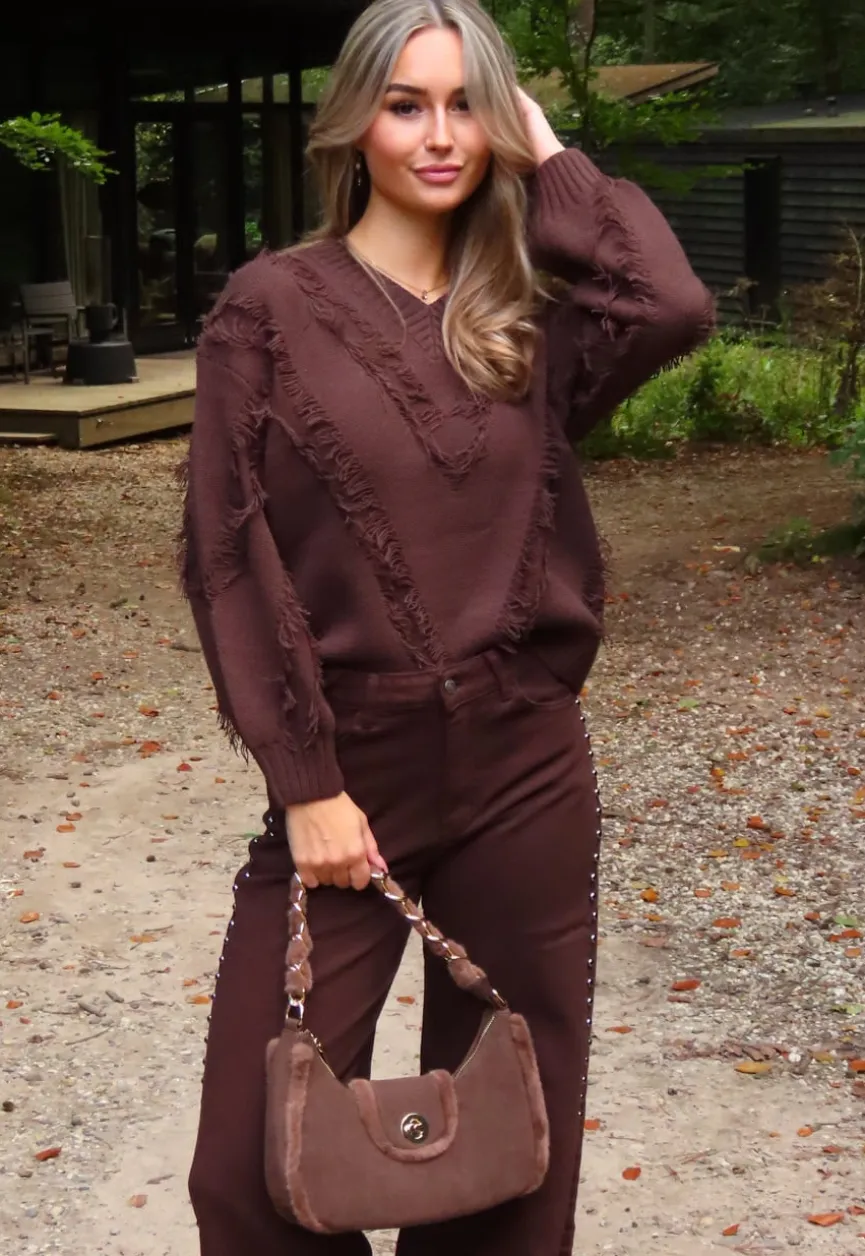 Bruine Trui met V-Hals en Rafel Details