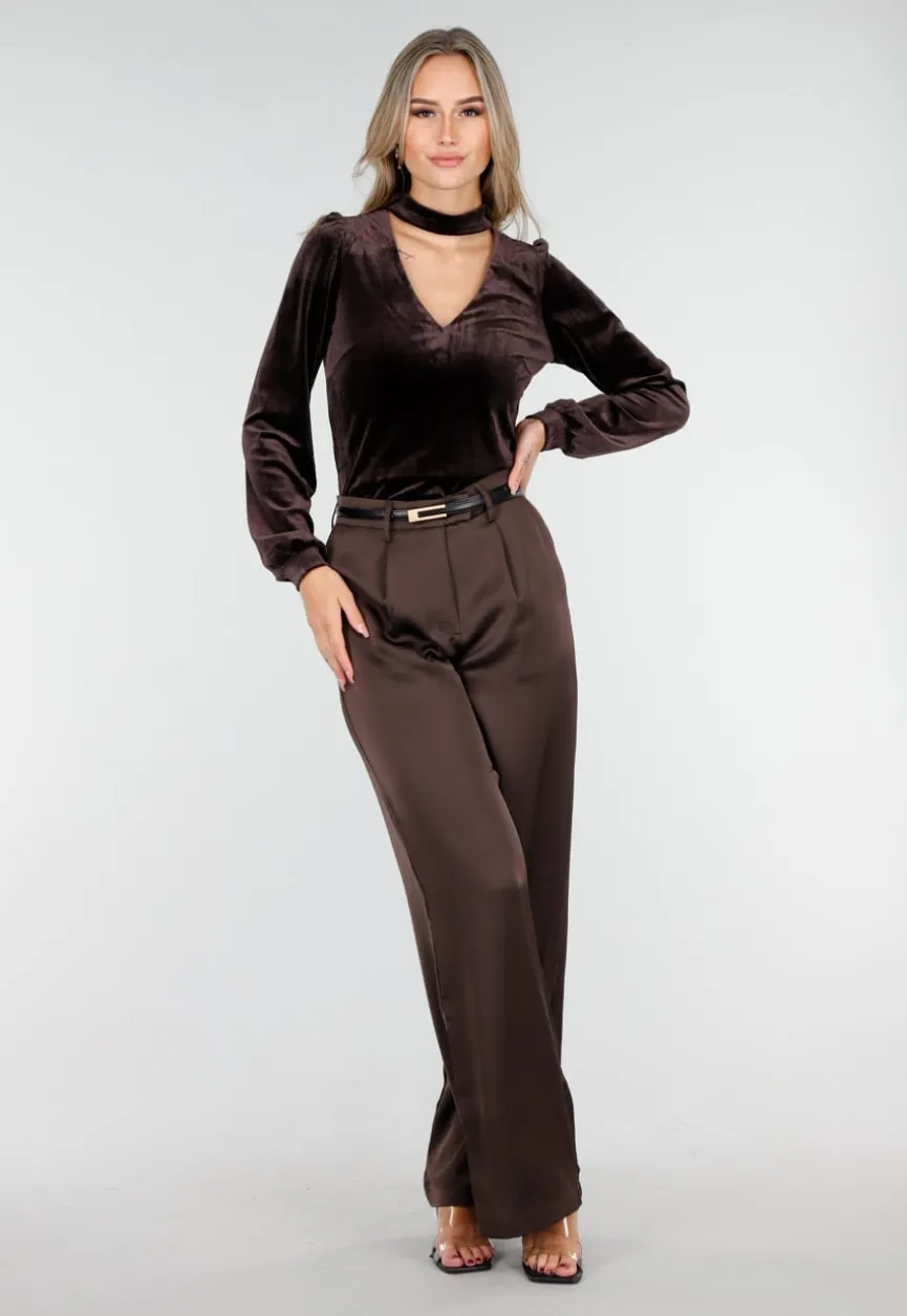 Bruine Velours Top met Cut-Out Halslijn en Lange Mouwen